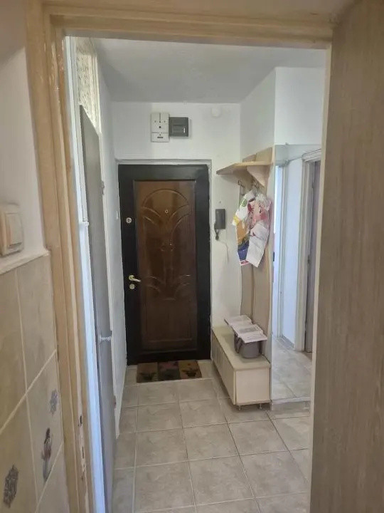 Apartament - 2 camere - decomandat - Tineretului 