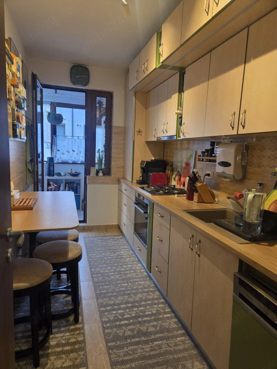 Apartament-5 camere-decomandat-parcare-zona Dristor