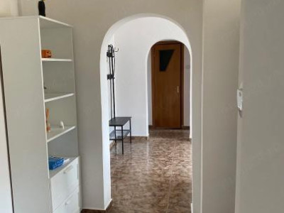 Apartament - 4 camere - Semidecomandat - Calea Vacaresti 