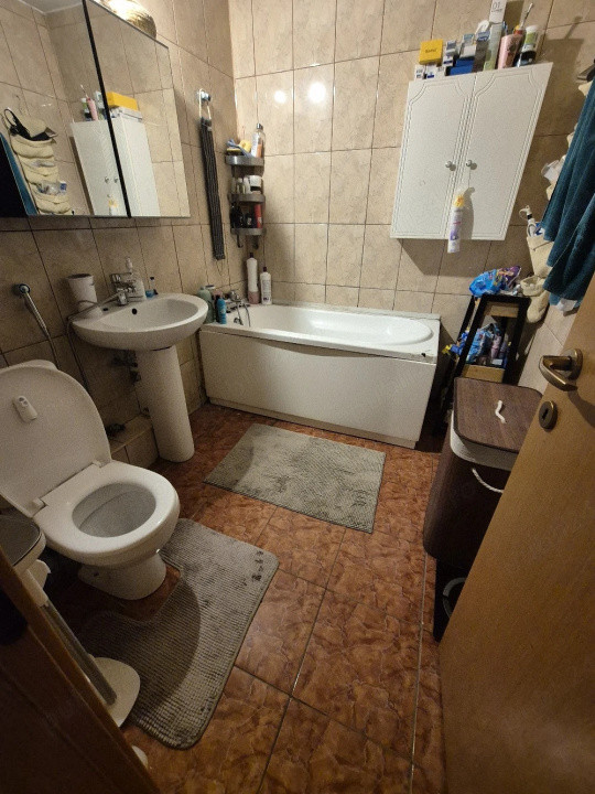 Apartament - 2 camere - Decomandat - MIhai Bravu 