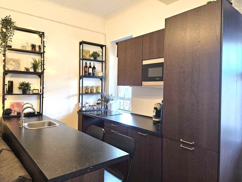 APARTAMENT DE 2 CAMERE, CENTRALA DE BLOC, 42MP, RENOVAT, PIATA ROMANA