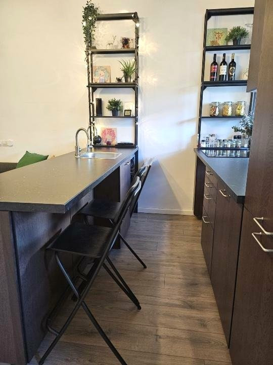 APARTAMENT DE 2 CAMERE, CENTRALA DE BLOC, 42MP, RENOVAT, PIATA ROMANA