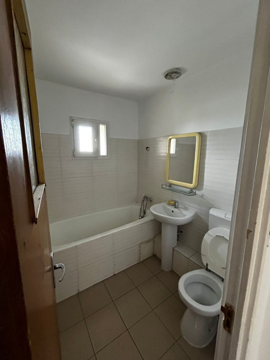 APARTAMENT 3 CAMERE-ZONA STEFAN CEL MARE-AN 1980-BLOC REABILITAT