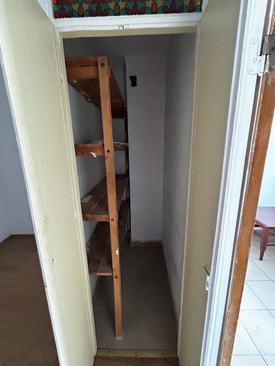 APARTAMENT 3 CAMERE-ZONA STEFAN CEL MARE-AN 1980-BLOC REABILITAT