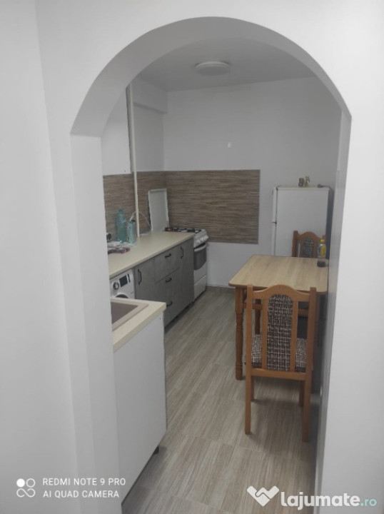 APARTAMENT 2 CAMERE-EROII REVOLUTIEI-MOBILAT UTILAT-BLOC REABILITAT