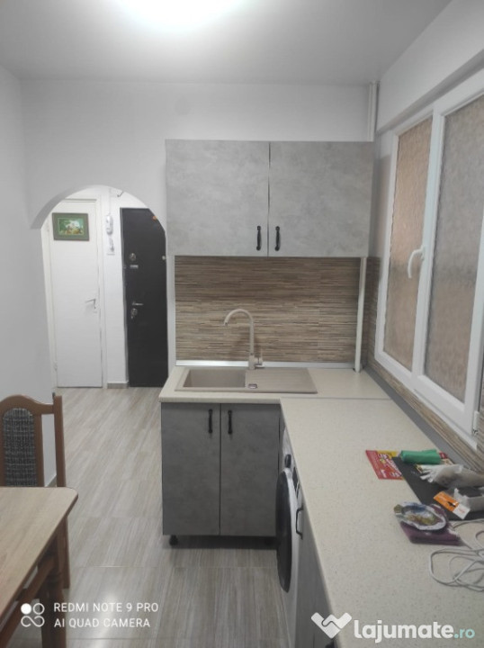 APARTAMENT 2 CAMERE-EROII REVOLUTIEI-MOBILAT UTILAT-BLOC REABILITAT