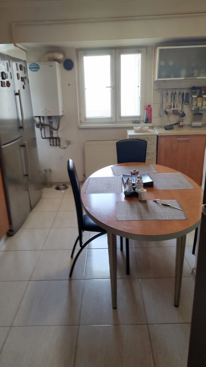 Apartament Semidecomandat 5 camere 