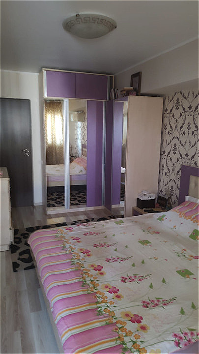 Apartament Semidecomandat 5 camere 