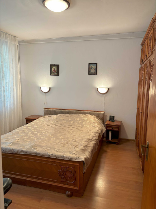 Apartament 3 camere - DECOMANDAT - zona GIURGIULUI 