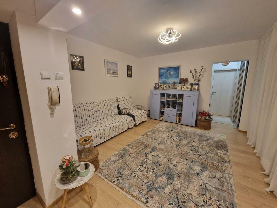 Apartament 2 camere TERASA 30mp VATRA LUMINOASA