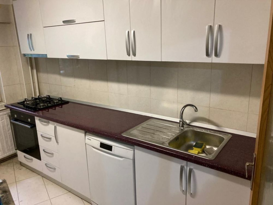 Apartament 3 camere-zona Drumul Sarii