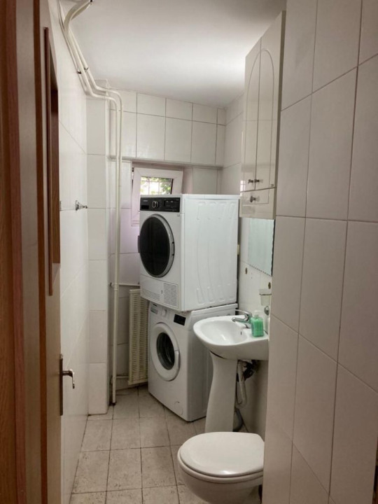 Apartament 3 camere-zona Drumul Sarii