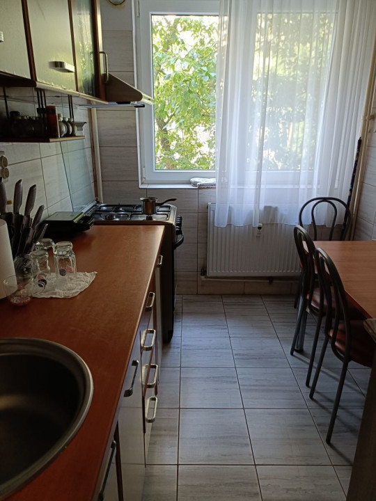 Apartament 3 camere-metrou Gorjului/Lujerului