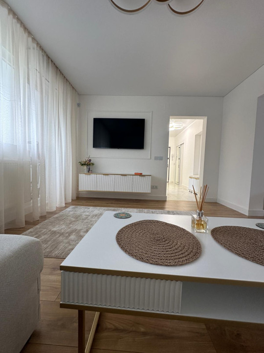 APARTAMENT 3 CAMERE -RENOVAT COMPLET -FINISAJE PREMIUM -FAVORIT