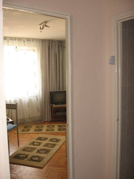 Apartament 3 camere - zona Aparatorii Patriei