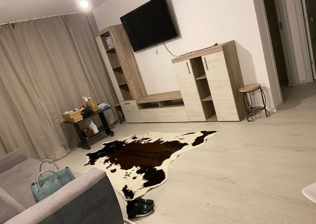 Apartament 2 camere - RENOEVAT INTEGRAL - langa SCOALA de POLITIE - OLTENITEI