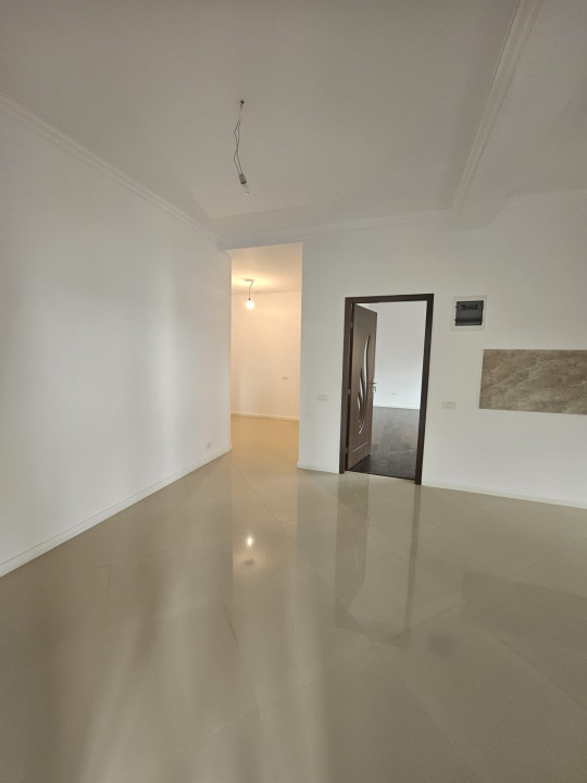 Apartament 3 camere+curte- Cartierul Latin