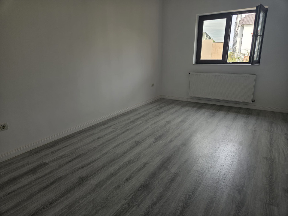 Apartament 3 camere+curte- Cartierul Latin