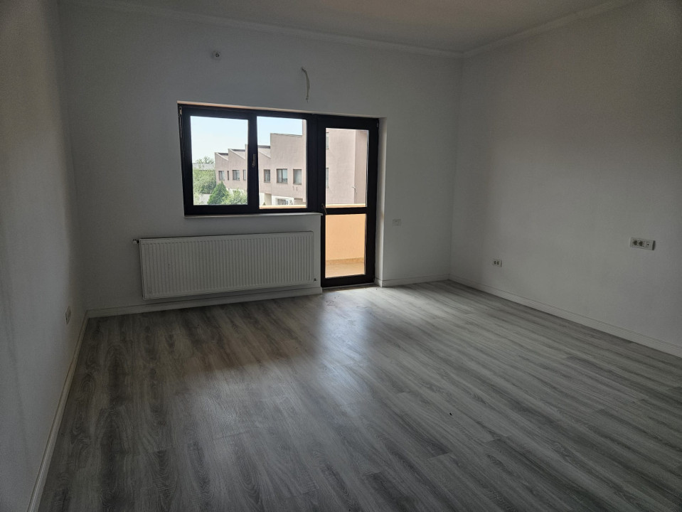 Apartament 3 camere+curte- Cartierul Latin