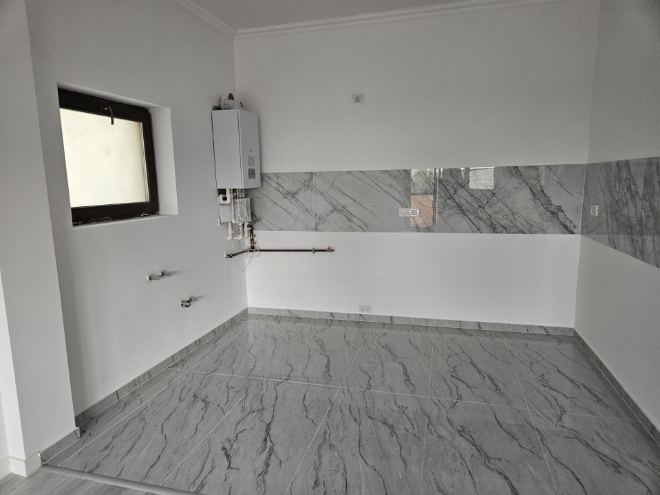 Apartament 3 camere+curte- Cartierul Latin