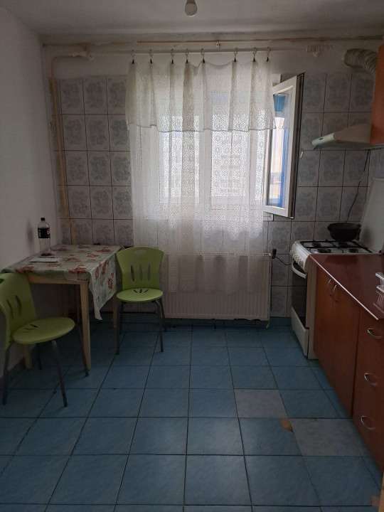 APARTAMENT 3 CAMERE-RAHOVA-STRADA GLICINELOR-DECOMANDAT-2 BAI