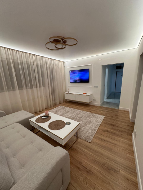 APARTAMENT 3 CAMERE -RENOVAT COMPLET -FINISAJE PREMIUM -FAVORIT