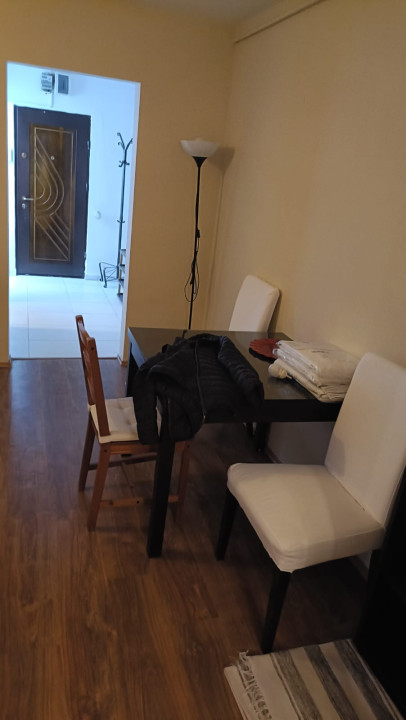 Apartament Semidecomandat 3camere  -Alexandru Obregia