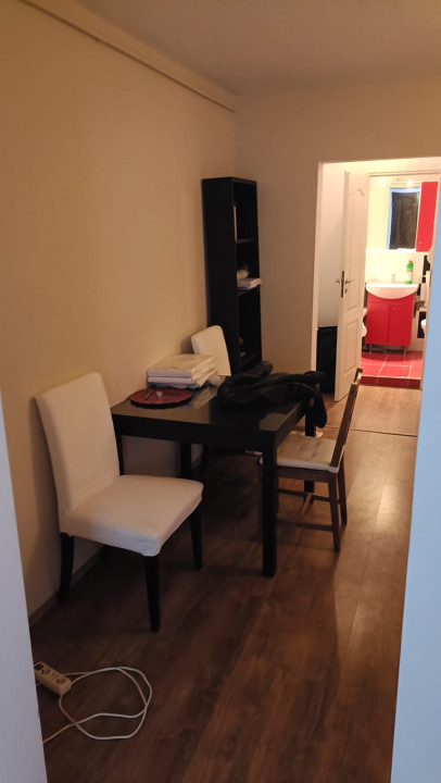 Apartament Semidecomandat 3camere  -Alexandru Obregia