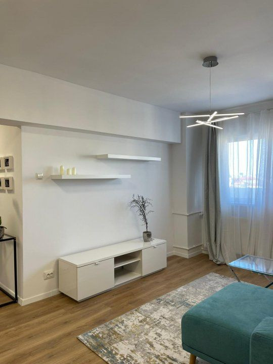  Apartament 2 camere decomandat LUX P-ta Muncii/ Decebal