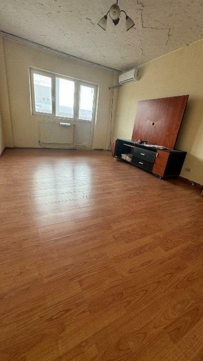 Apartament 3 camere-Gorjului-Centrala proprie-2 bai