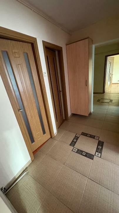 Apartament 3 camere-Gorjului-Centrala proprie-2 bai