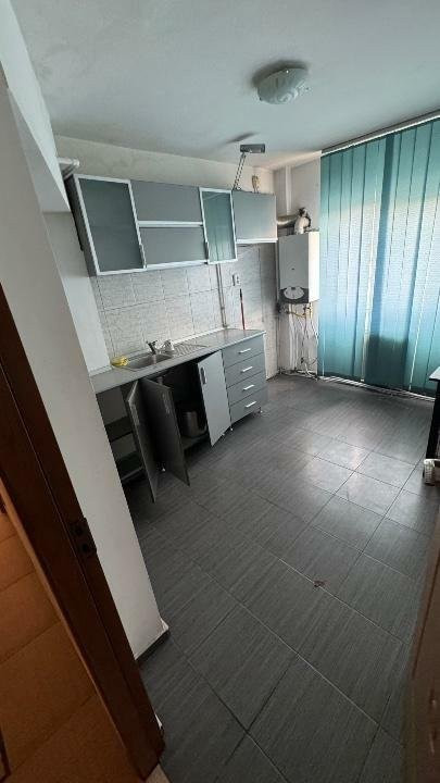 Apartament 3 camere-Gorjului-Centrala proprie-2 bai