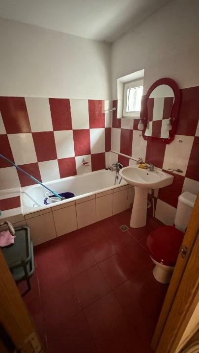 Apartament 3 camere-Gorjului-Centrala proprie-2 bai