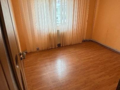 Apartament 3 camere-Gorjului-Centrala proprie-2 bai