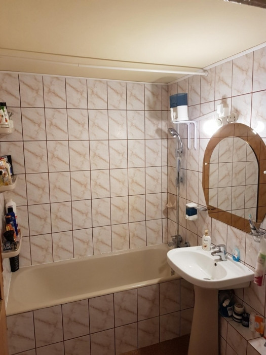 Apartament 4 camere-zona  Crangasi