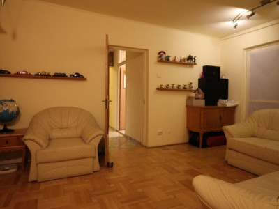 Apartament 4 camere-zona  Crangasi