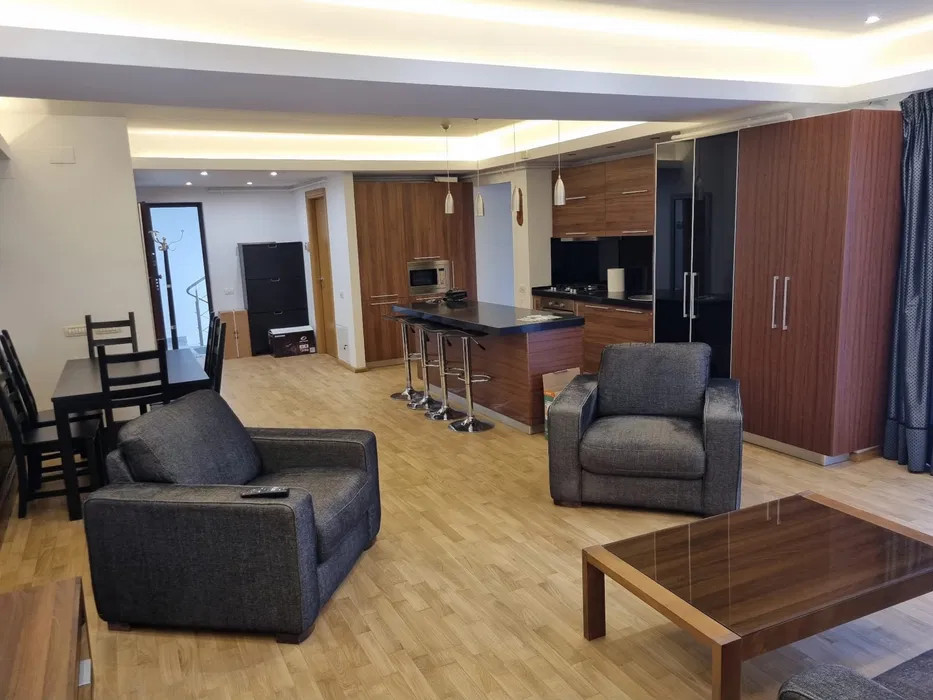 APARTAMENT DE 3 CAMERE, 81MP, MODERN, PARCARE, POLONA