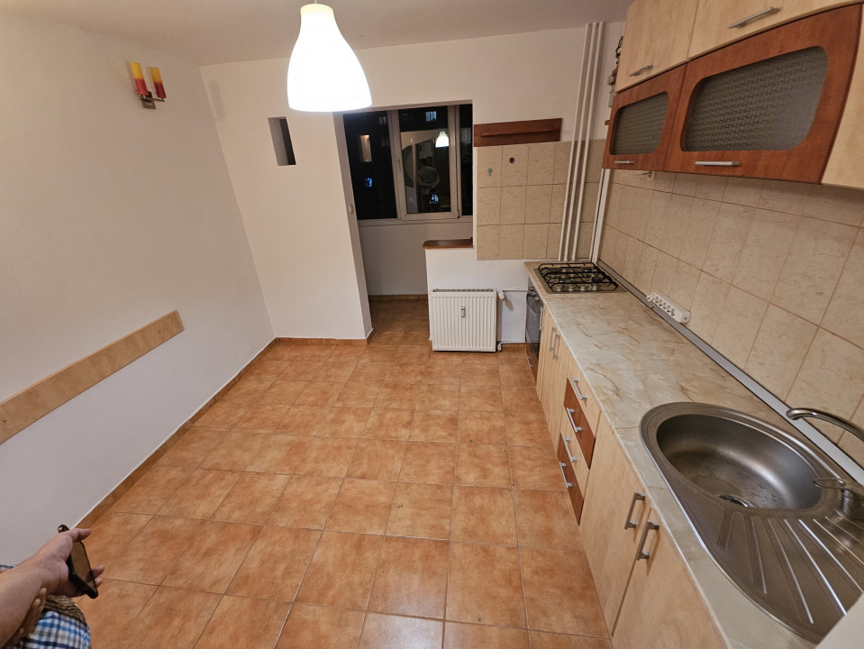 Apartament 2 camere decomandat-zona Gorjului