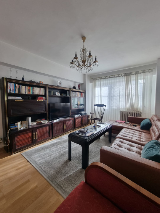 Apartament 4 camere-decomandat- Bulevardul Ferdinand / Mihai Bravu