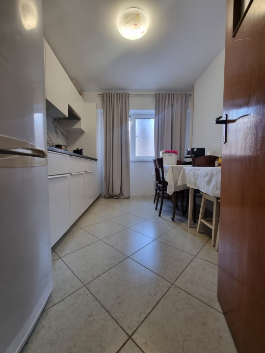Apartament 4 camere-decomandat- Bulevardul Ferdinand / Mihai Bravu