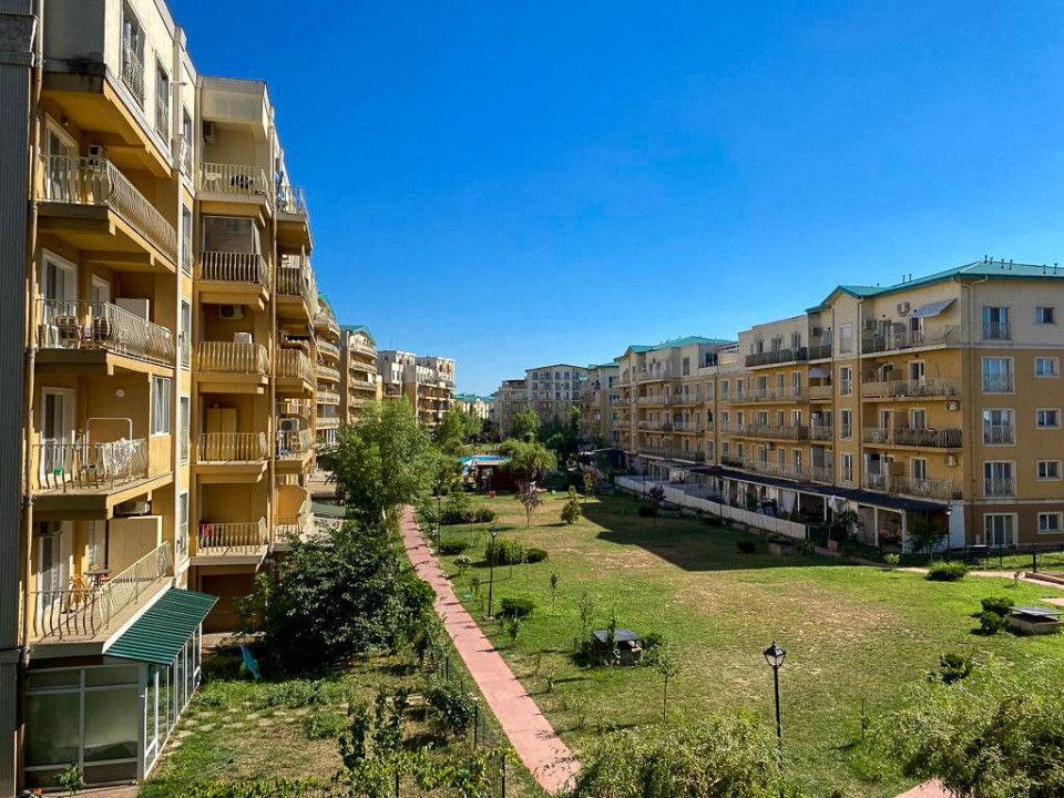 E24995 - Inchiriere apartament 2 camere cu vedere la piscina