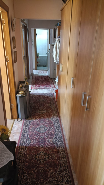 Apartament Cu 4 Camere în Salajan – Potențial Deosebit pentru Renovare!