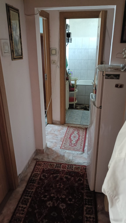 Apartament Cu 4 Camere în Salajan – Potențial Deosebit pentru Renovare!