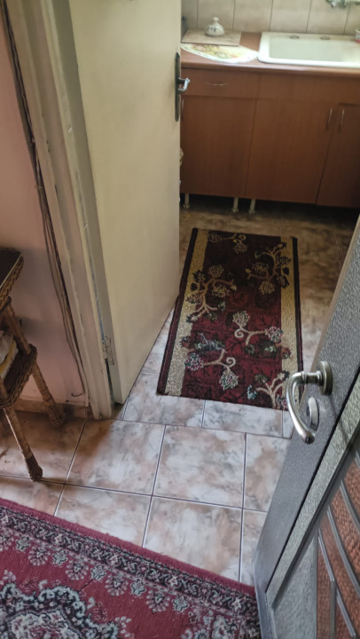 Apartament Cu 4 Camere în Salajan – Potențial Deosebit pentru Renovare!