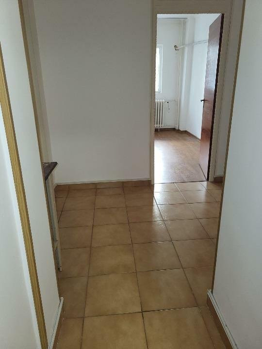 Apartament 3 camere - DECOMANDAT- Bulevardul Chișinău 