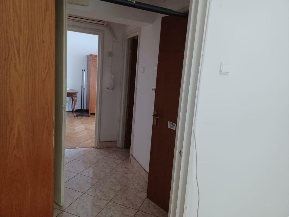 APARTAMENT 3 CAMERE DECOMANDAT ETAJ 1 - DIMITRIE CANTEMIR 