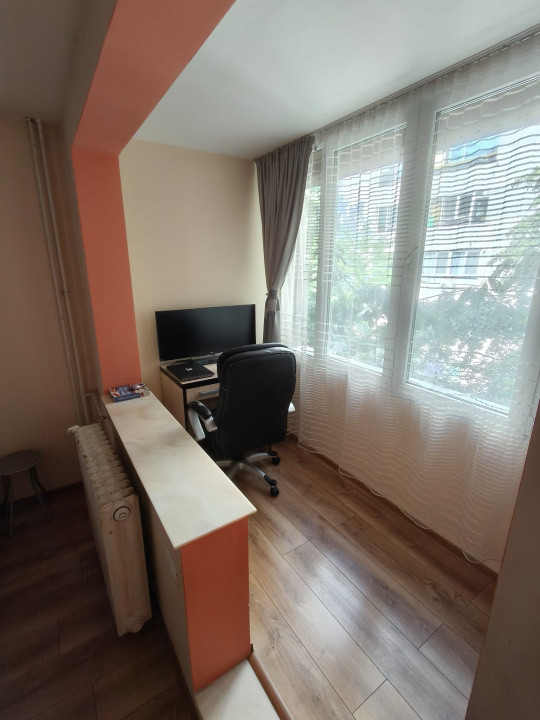 Apartament 3 camere-semidecomandat-zona Drumul Taberei - Favorit