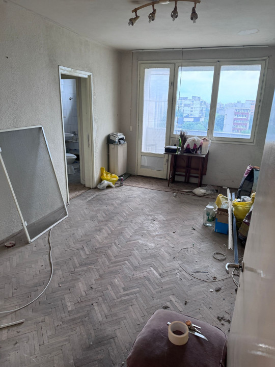 APARTAMENT 3 CAMERE - PIATA PROGRESUL - DE RENOVAT