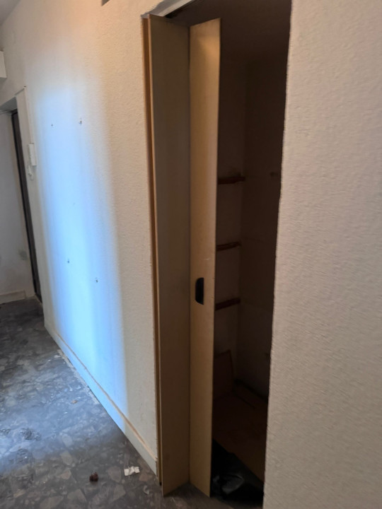 APARTAMENT 3 CAMERE - PIATA PROGRESUL - DE RENOVAT