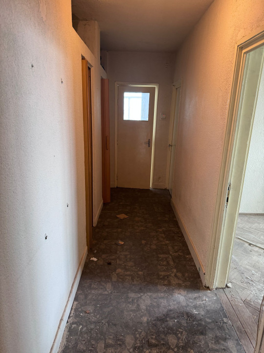 APARTAMENT 3 CAMERE - PIATA PROGRESUL - DE RENOVAT